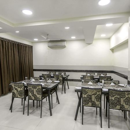 Oyo 16703 Hotel The Platinum Kolkata Exterior photo